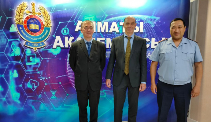 LEICA - Посещение академий правоохранительных органов Центральноазиатского региона